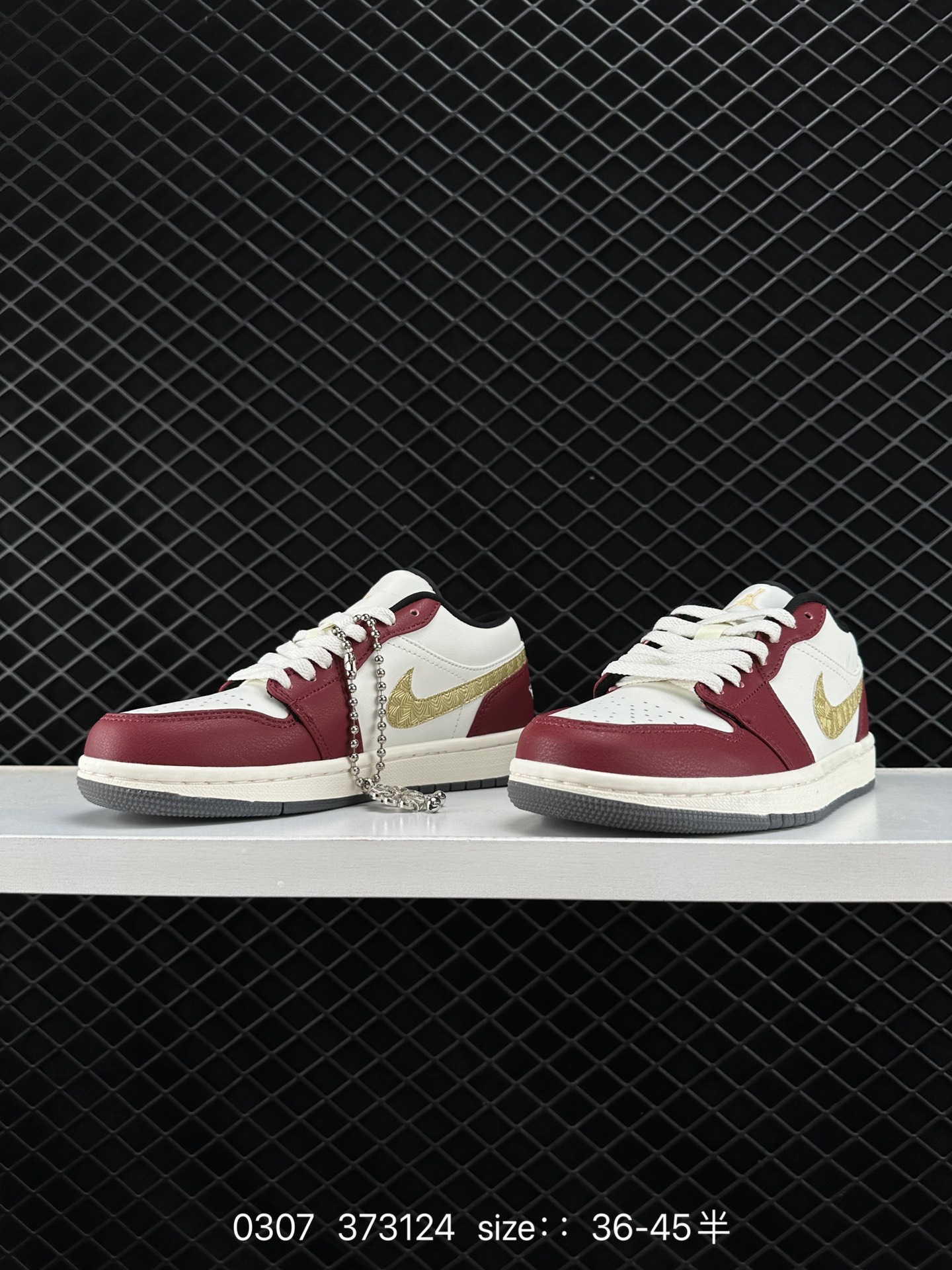 Jordan 1 Low ”Year of the Dragon“